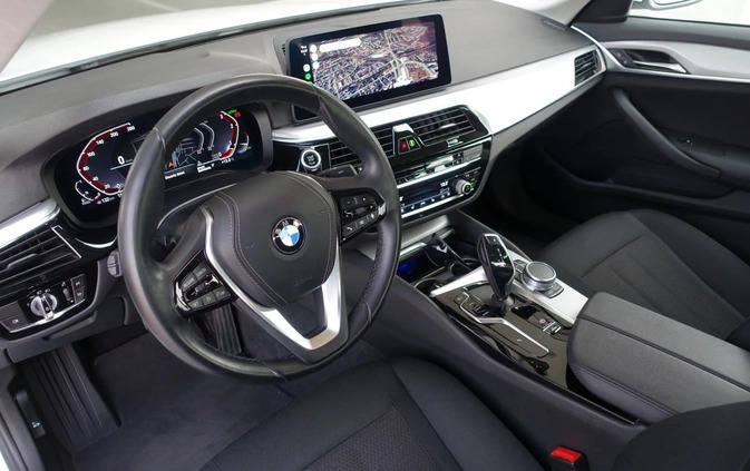 BMW Seria 5 cena 157500 przebieg: 94000, rok produkcji 2021 z Katowice małe 704